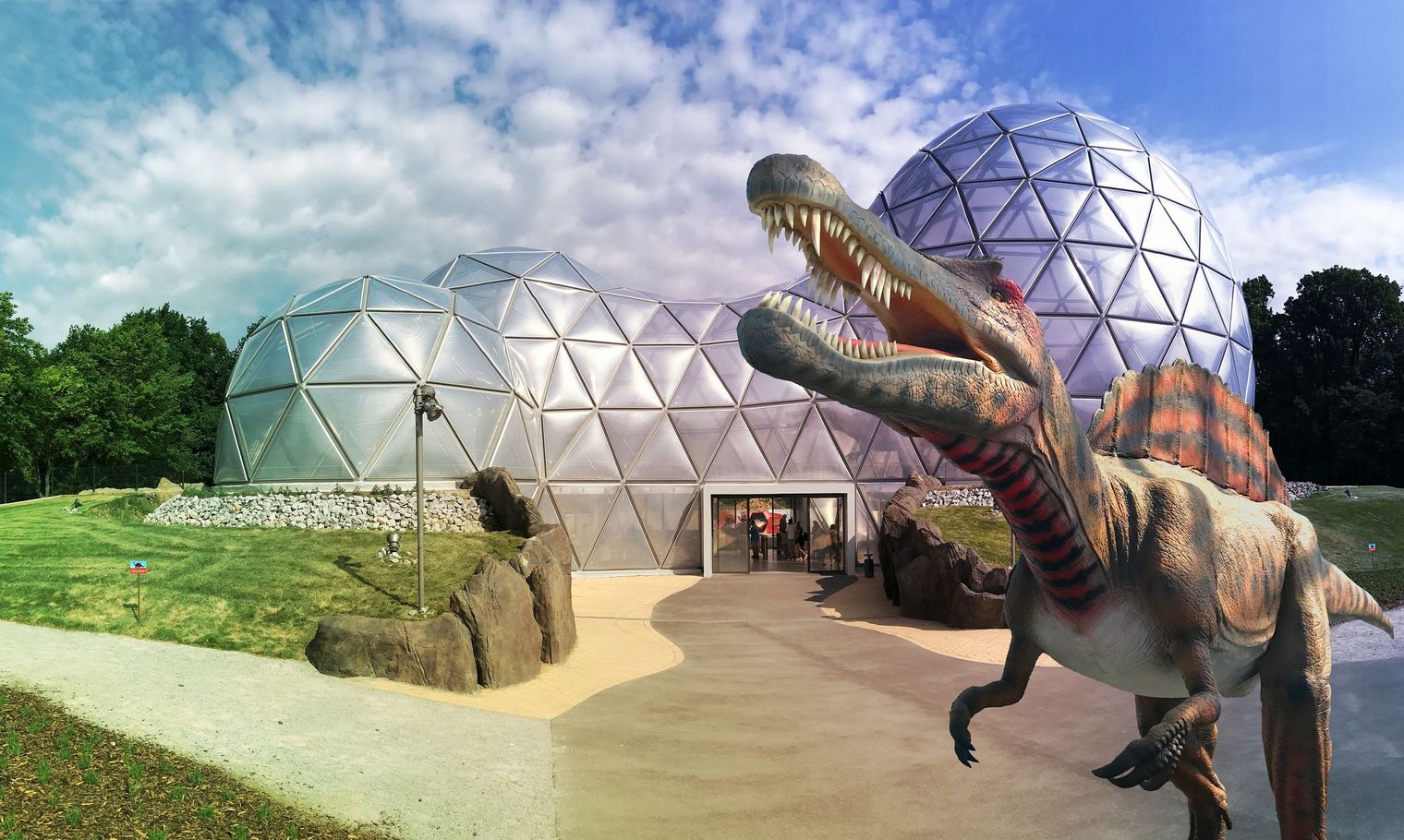 Mitoseum with Spinosaurus, dinosaur park Kleinwelka