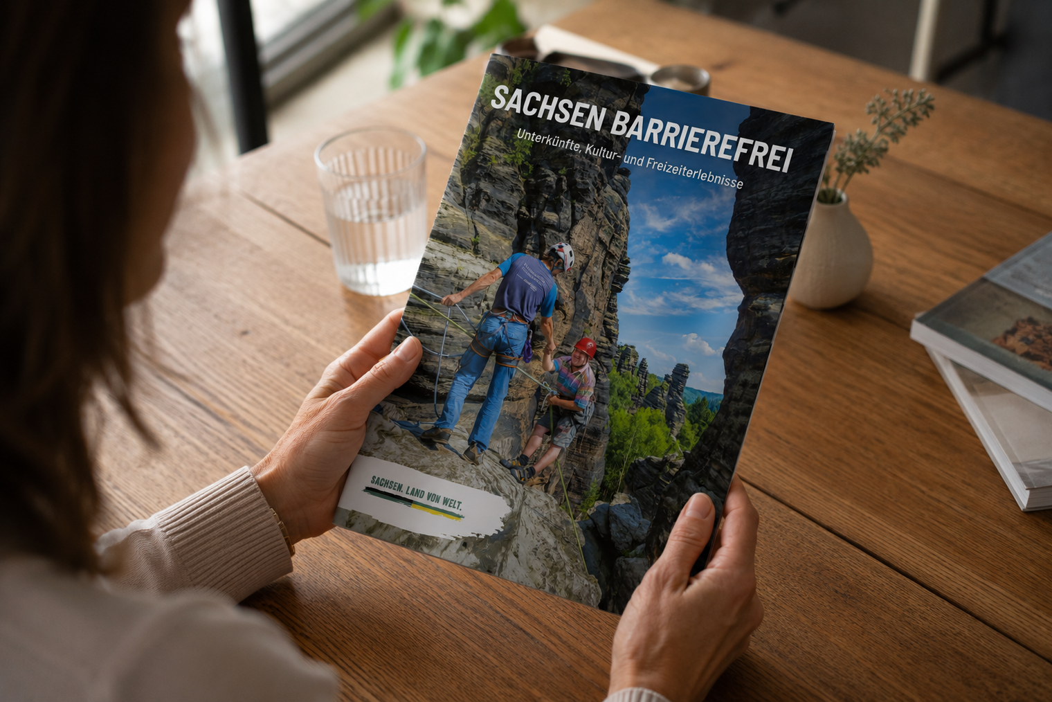 Aktuelles Titelbild der Broschüre Sachsen Barrierefrei