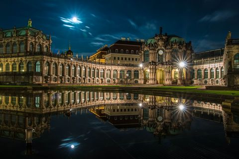 Dresdner Zwinger bei Nacht // The Dresden Zwinger at night